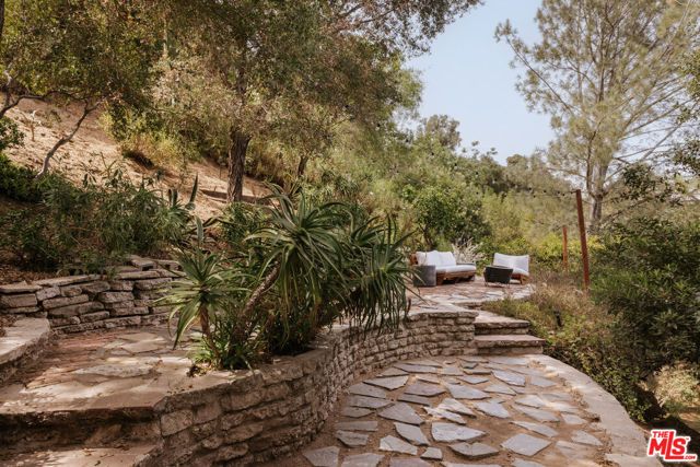 2041 N Alta Vista Avenue, Los Angeles, CA 90046