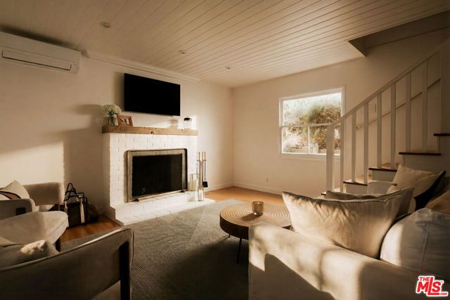 2041 N Alta Vista Avenue, Los Angeles, CA 90046