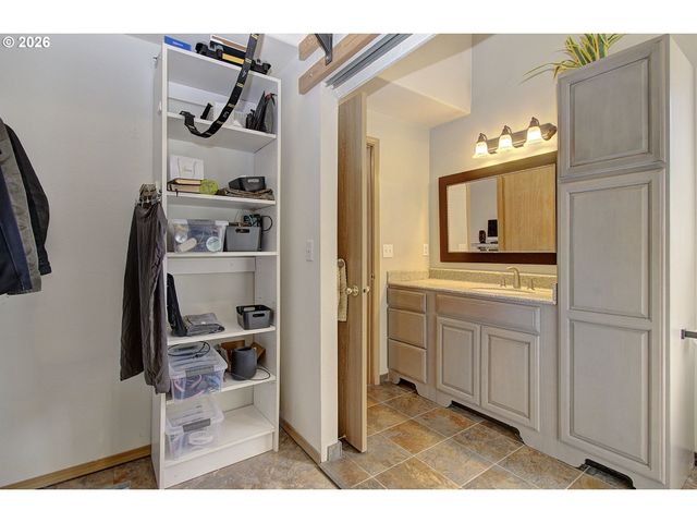 10517 Ne 45TH Ave, Vancouver, WA 98686