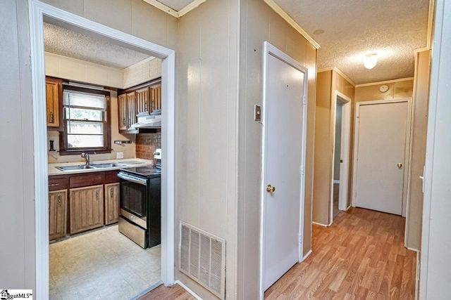 196 Mcarthur Street, Spartanburg, SC 29302