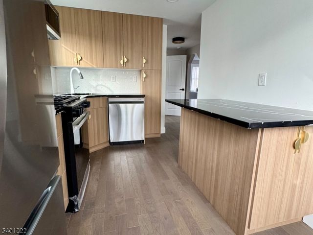 21 Lombardy Pl, Maplewood Twp., NJ 07040