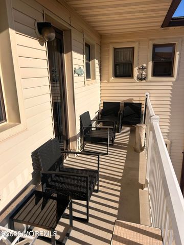 34 Wharfside Drive, Monmouth Beach, NJ 07750