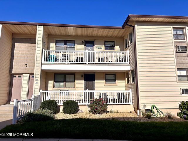 34 Wharfside Drive, Monmouth Beach, NJ 07750