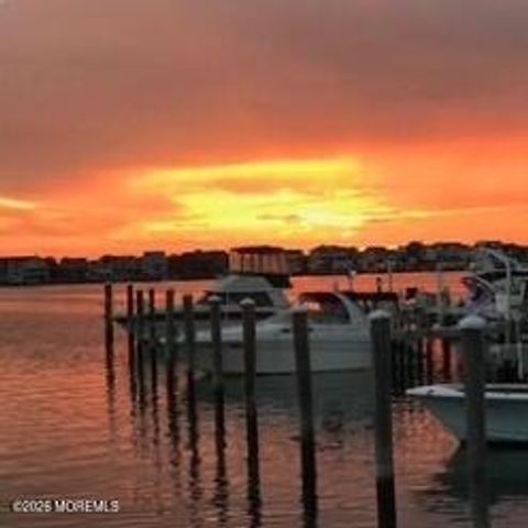 34 Wharfside Drive, Monmouth Beach, NJ 07750