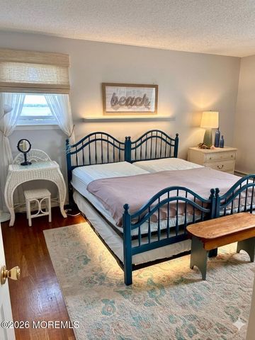 34 Wharfside Drive, Monmouth Beach, NJ 07750