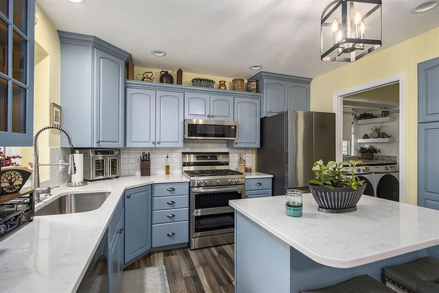 24 Heron Court, Plainwell, MI 49080