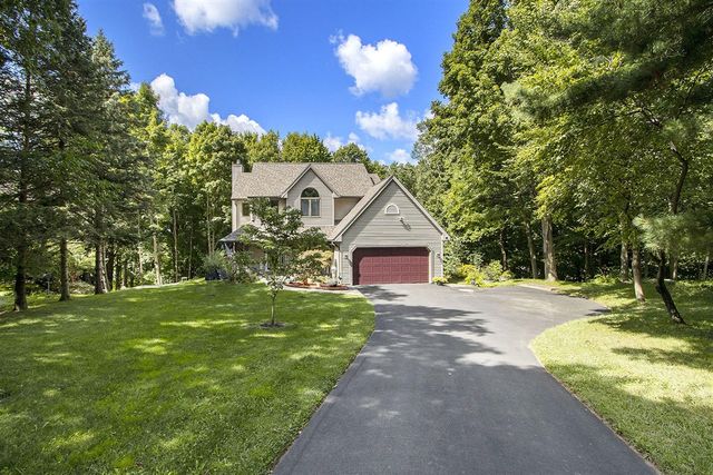 24 Heron Court, Plainwell, MI 49080