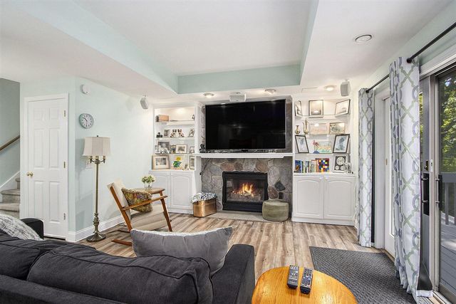 24 Heron Court, Plainwell, MI 49080