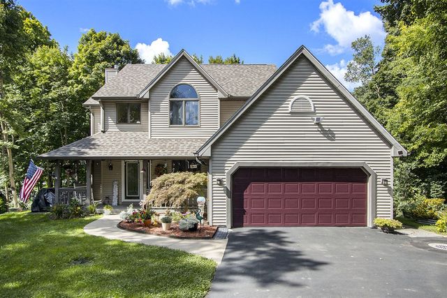 24 Heron Court, Plainwell, MI 49080