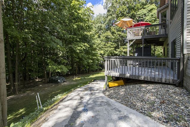 24 Heron Court, Plainwell, MI 49080