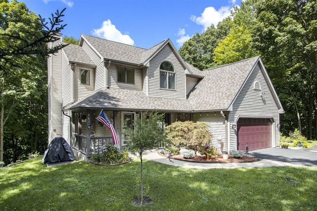 24 Heron Court, Plainwell, MI 49080