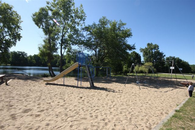 24 Heron Court, Plainwell, MI 49080