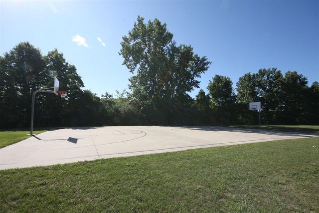 24 Heron Court, Plainwell, MI 49080