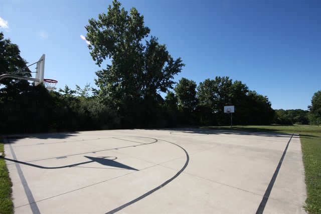 24 Heron Court, Plainwell, MI 49080