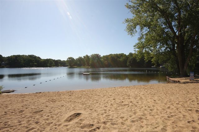 24 Heron Court, Plainwell, MI 49080