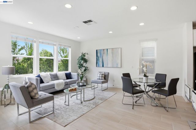 516 Palmer Ave, Hayward, CA 94541