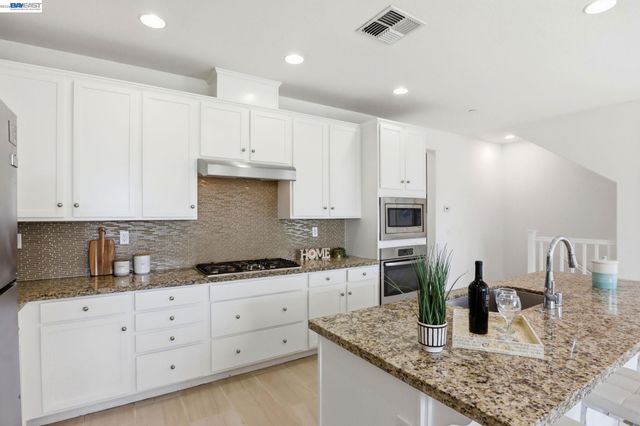516 Palmer Ave, Hayward, CA 94541