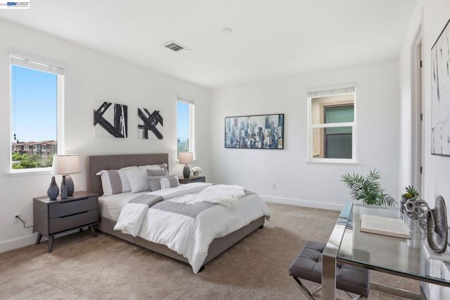 516 Palmer Ave, Hayward, CA 94541