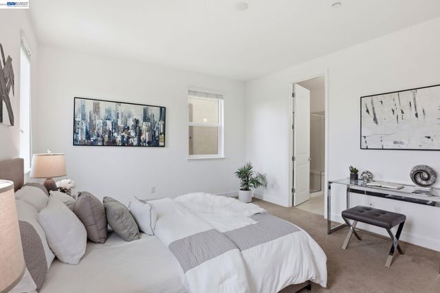 516 Palmer Ave, Hayward, CA 94541