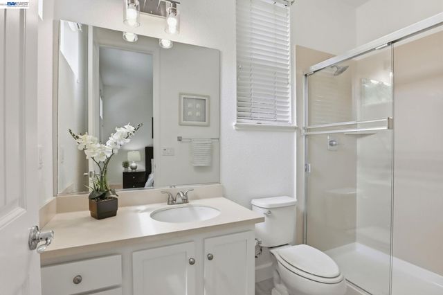 516 Palmer Ave, Hayward, CA 94541