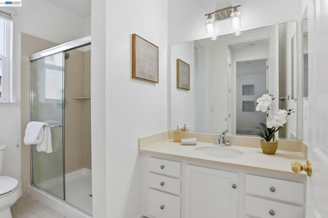 516 Palmer Ave, Hayward, CA 94541