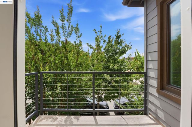 516 Palmer Ave, Hayward, CA 94541