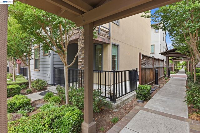 516 Palmer Ave, Hayward, CA 94541