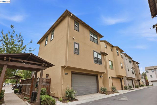 516 Palmer Ave, Hayward, CA 94541