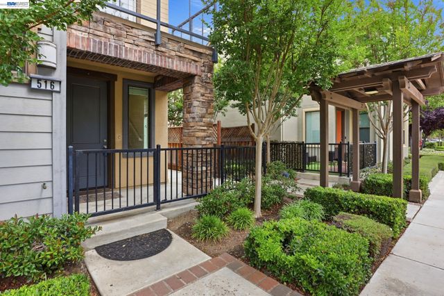 516 Palmer Ave, Hayward, CA 94541