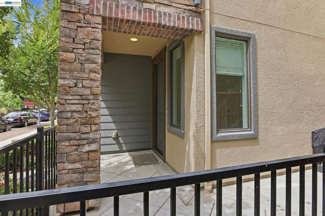 516 Palmer Ave, Hayward, CA 94541