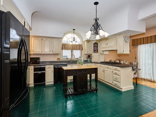 301 Madison, Fall River, MA 02720