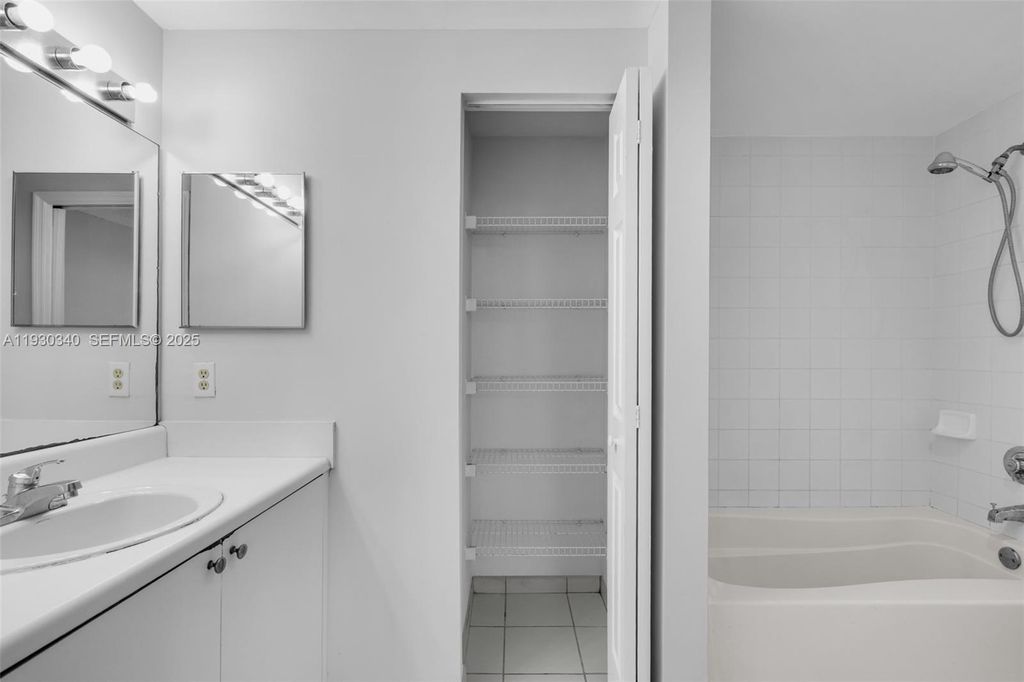 Image 21 of property listing at 2401 W Preserve Way 204, Miramar, FL 33025