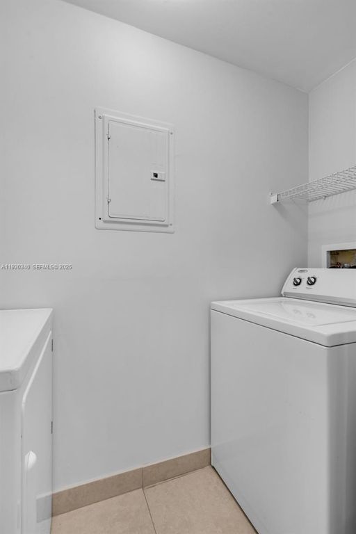 Image 24 of property listing at 2401 W Preserve Way 204, Miramar, FL 33025