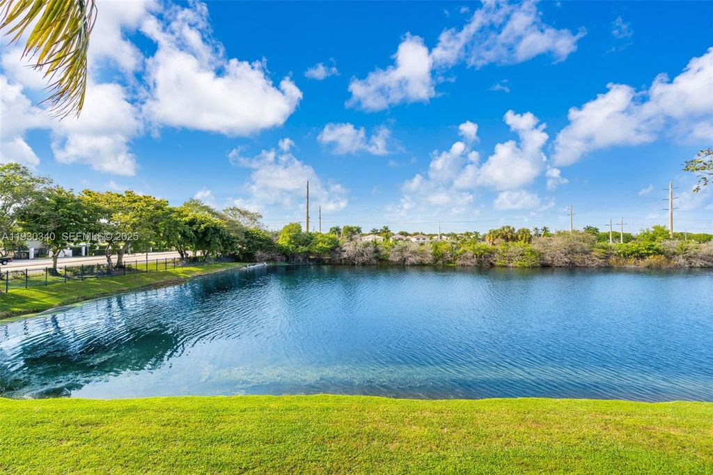 Image 26 of property listing at 2401 W Preserve Way 204, Miramar, FL 33025