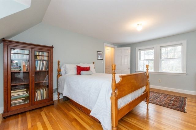 107 Day St, Newton, MA 02466