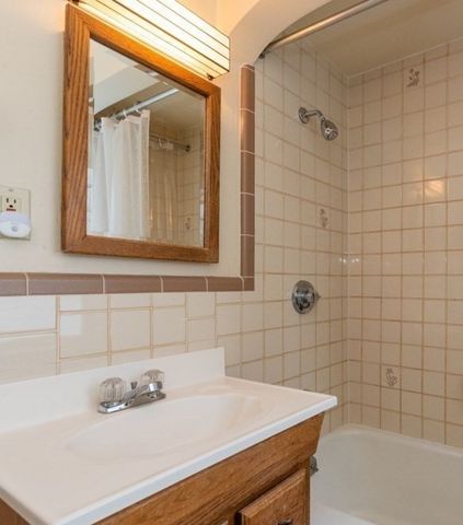 107 Day St, Newton, MA 02466