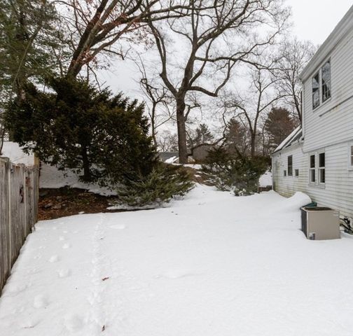 107 Day St, Newton, MA 02466