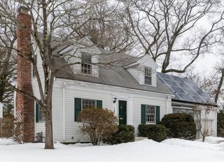 107 Day St, Newton, MA 02466