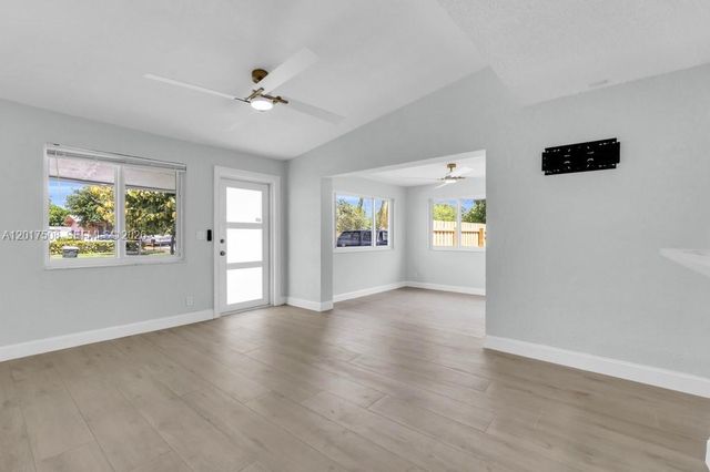 139 NW 12th Avenue, Delray Beach, FL 33444