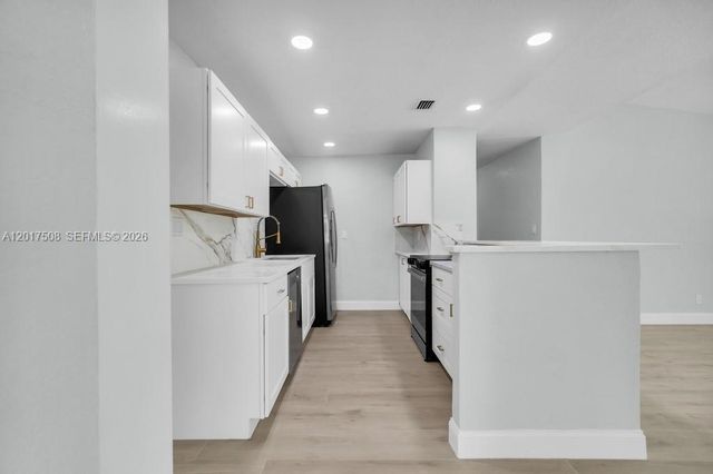 139 NW 12th Avenue, Delray Beach, FL 33444