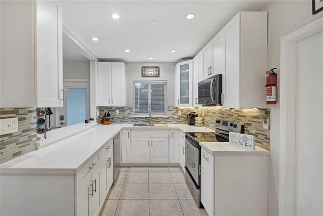 954 NE 26th Avenue, Pompano Beach, FL 33062