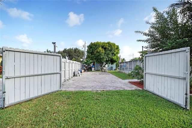 954 NE 26th Avenue, Pompano Beach, FL 33062