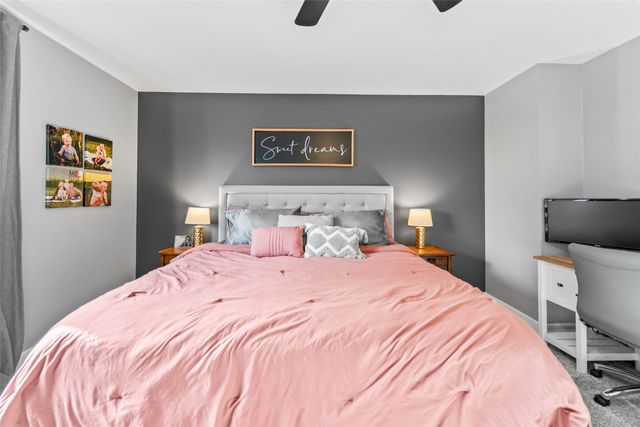 2409 N 7th Avenue E, Newton, IA 50208