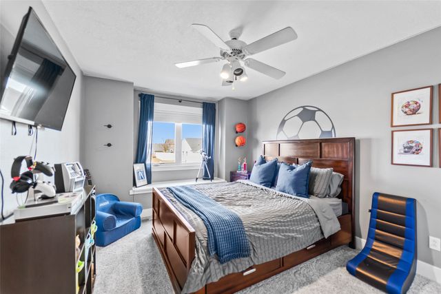 2409 N 7th Avenue E, Newton, IA 50208