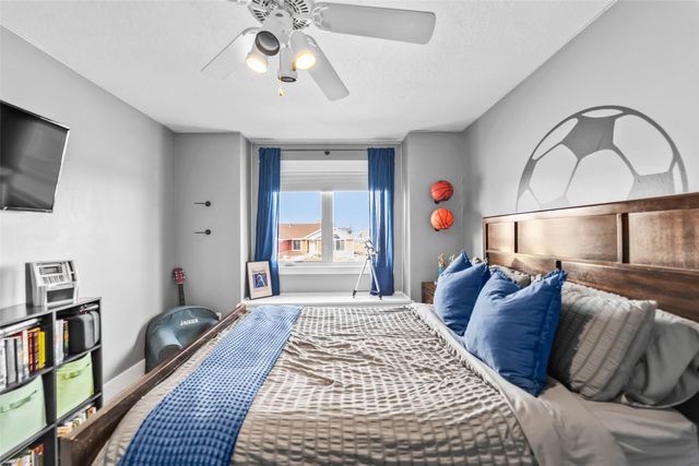 2409 N 7th Avenue E, Newton, IA 50208