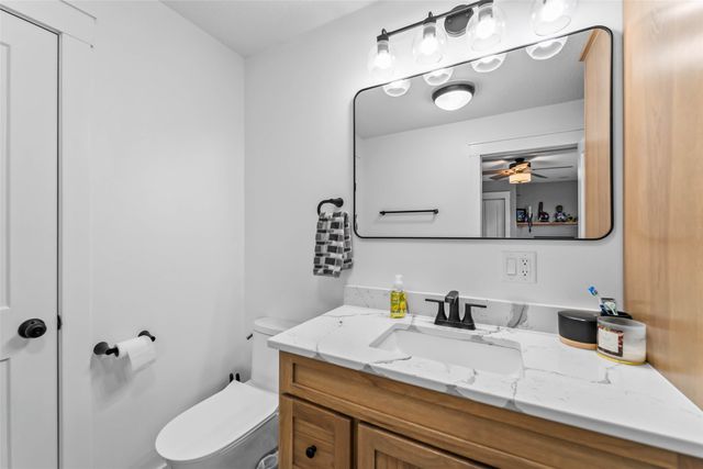 2409 N 7th Avenue E, Newton, IA 50208