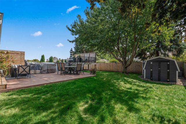 2409 N 7th Avenue E, Newton, IA 50208