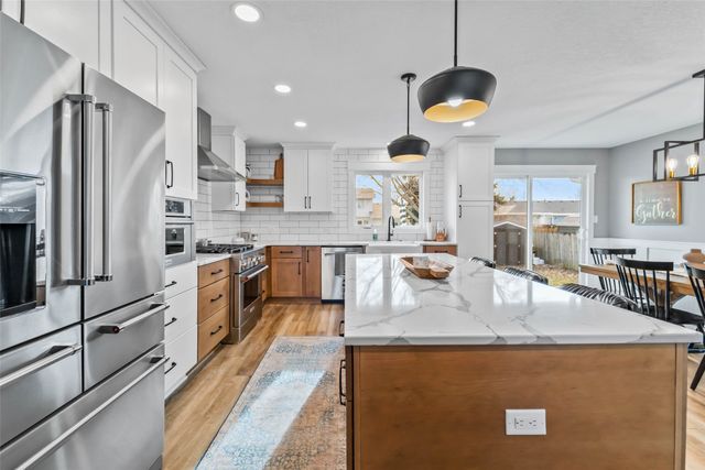 2409 N 7th Avenue E, Newton, IA 50208