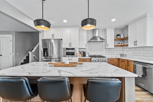 2409 N 7th Avenue E, Newton, IA 50208