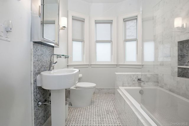 118 Park Avenue, Larchmont, NY 10538